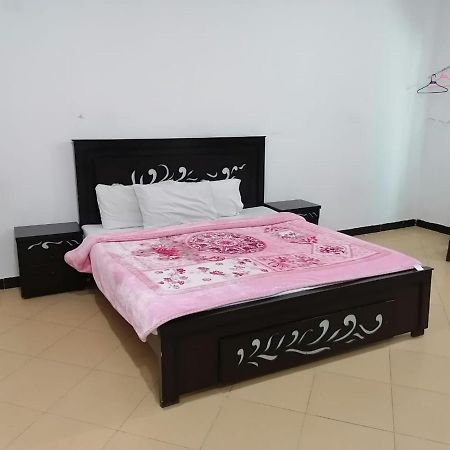 Lux Lounge Guest House 이슬라마바드 외부 사진