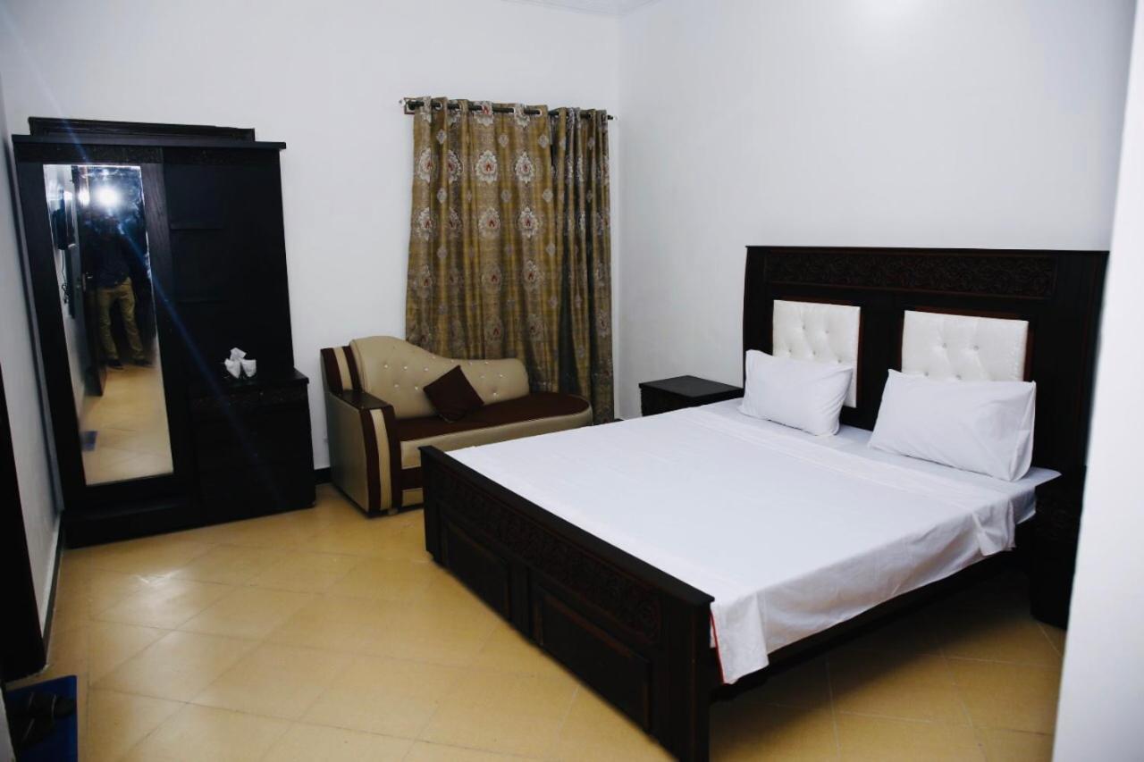 Lux Lounge Guest House 이슬라마바드 외부 사진