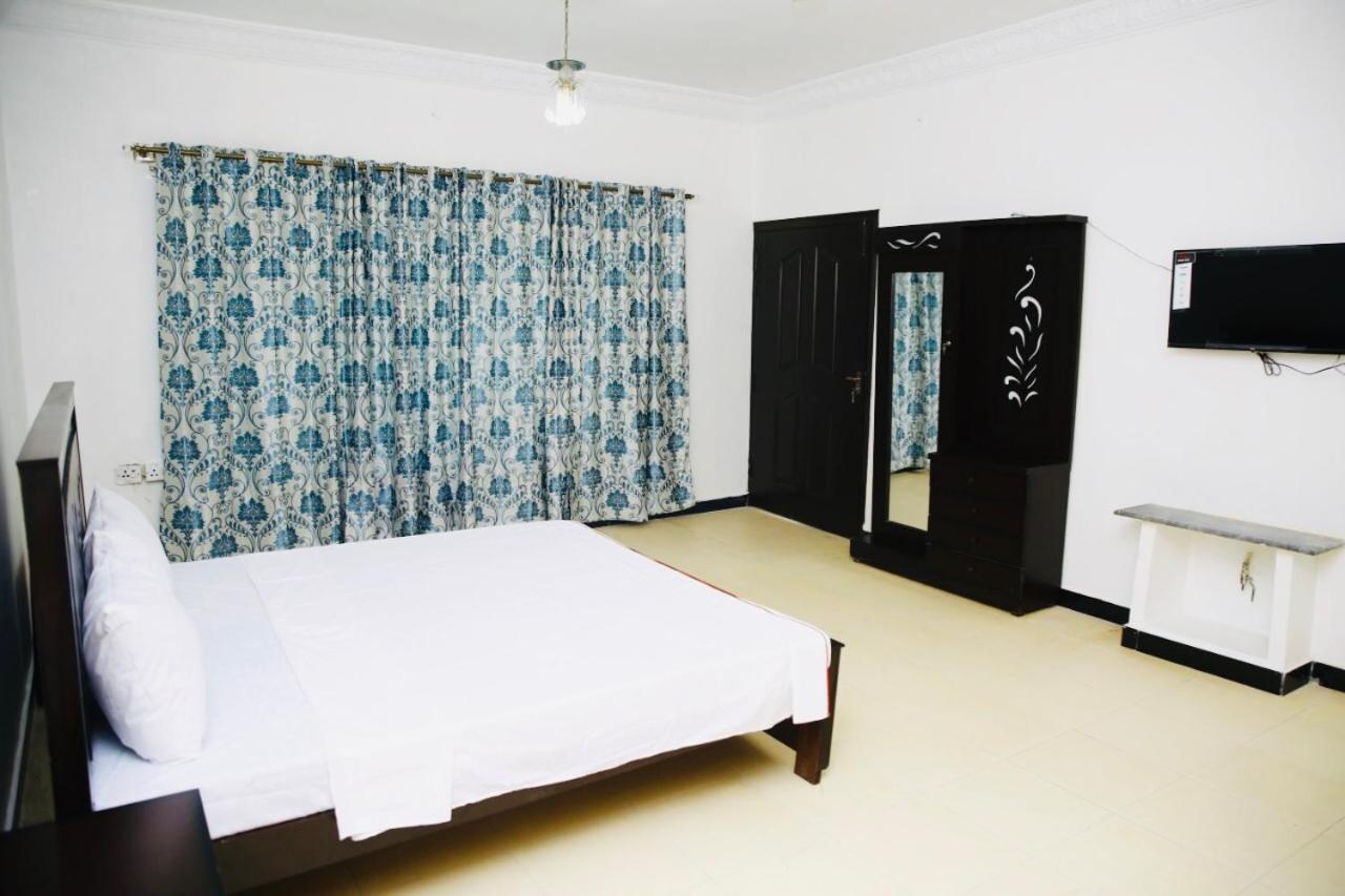 Lux Lounge Guest House 이슬라마바드 외부 사진