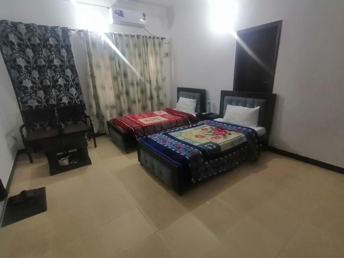 Lux Lounge Guest House 이슬라마바드 외부 사진