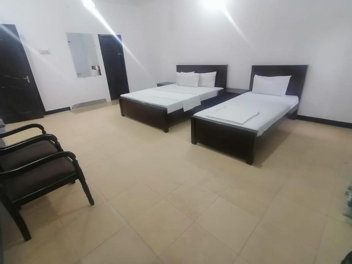 Lux Lounge Guest House 이슬라마바드 외부 사진