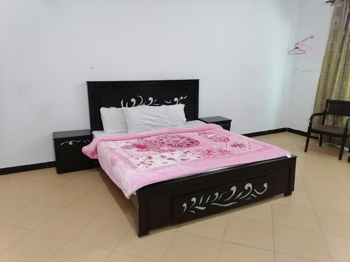 Lux Lounge Guest House 이슬라마바드 외부 사진