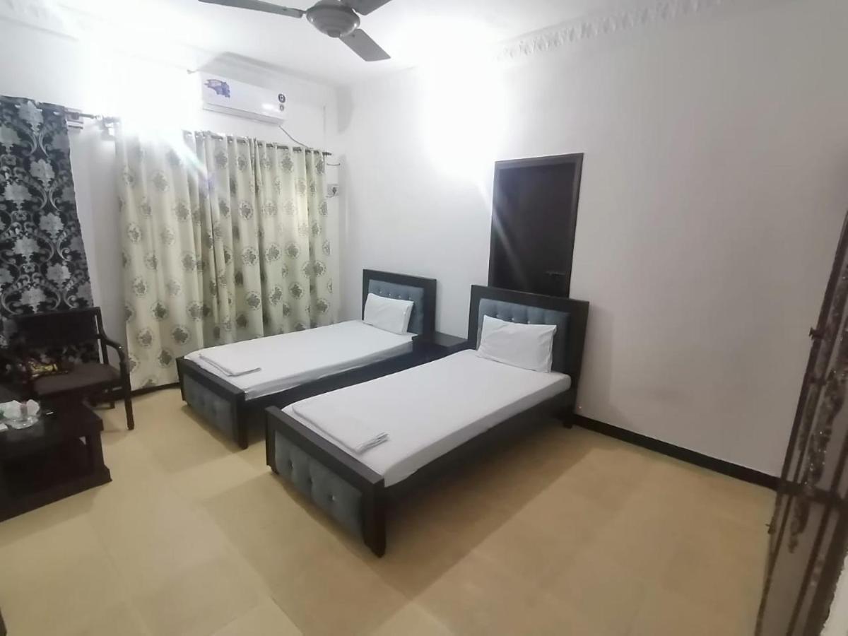 Lux Lounge Guest House 이슬라마바드 외부 사진