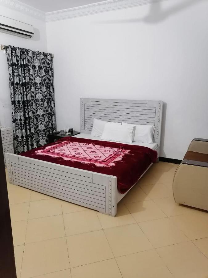 Lux Lounge Guest House 이슬라마바드 외부 사진