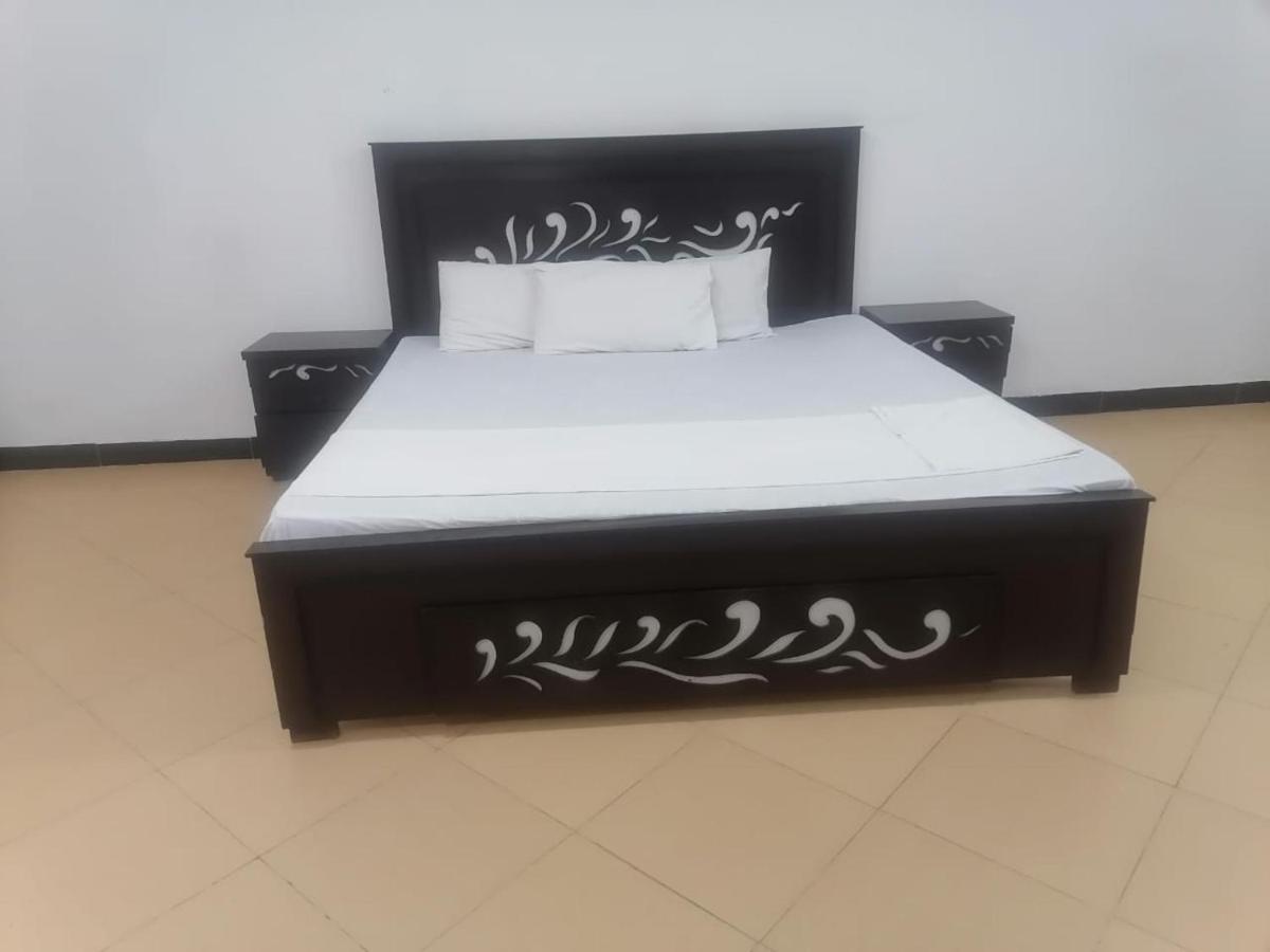 Lux Lounge Guest House 이슬라마바드 외부 사진