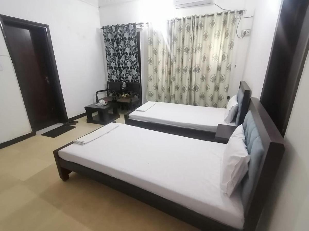 Lux Lounge Guest House 이슬라마바드 외부 사진