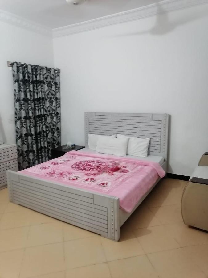 Lux Lounge Guest House 이슬라마바드 외부 사진